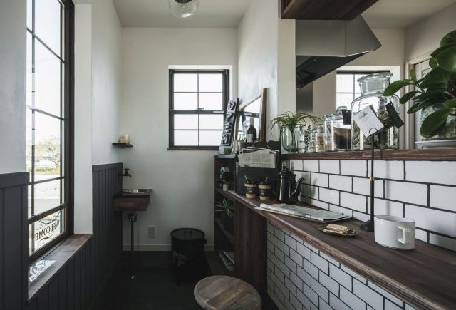 バーカウンターのある家