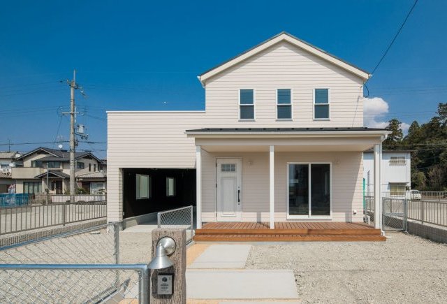 ガレージ×カリフォルニアスタイルの家