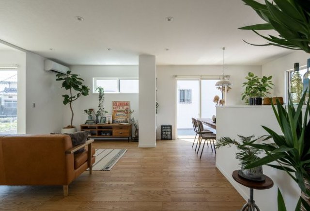 シンプルデザインの家