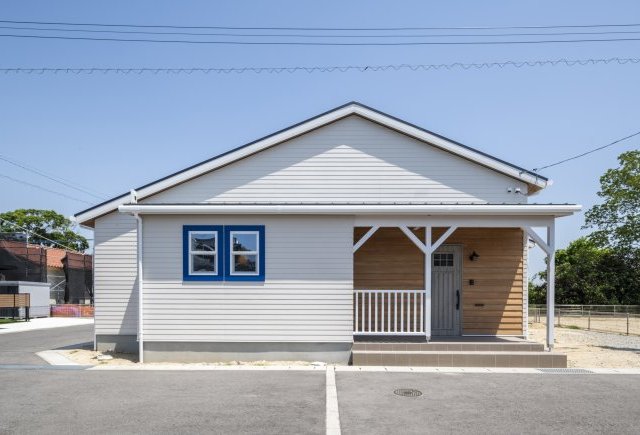 カントリー風のカリフォルニアスタイルの家